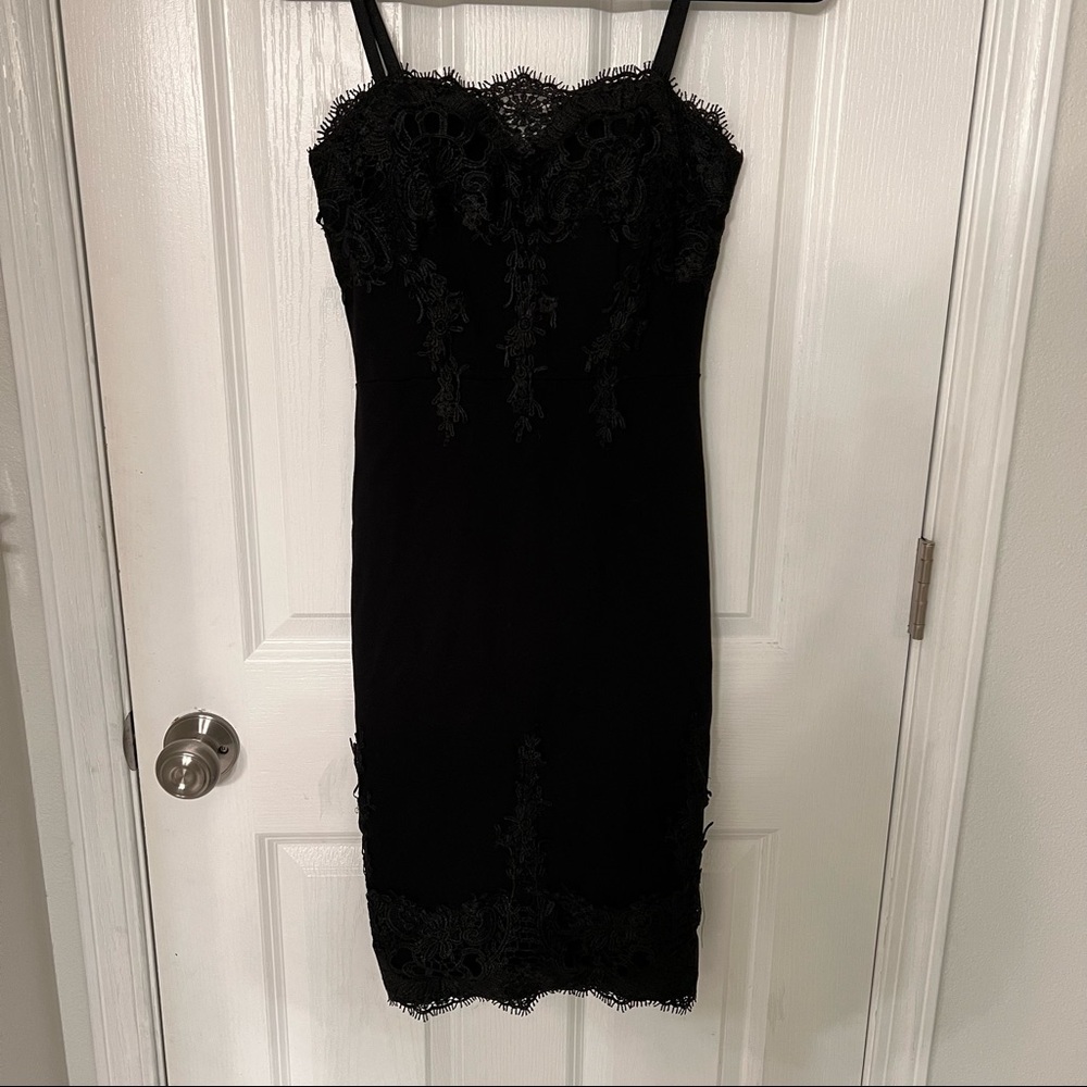 Fitted Black Lace Cocktail Dress with Padding